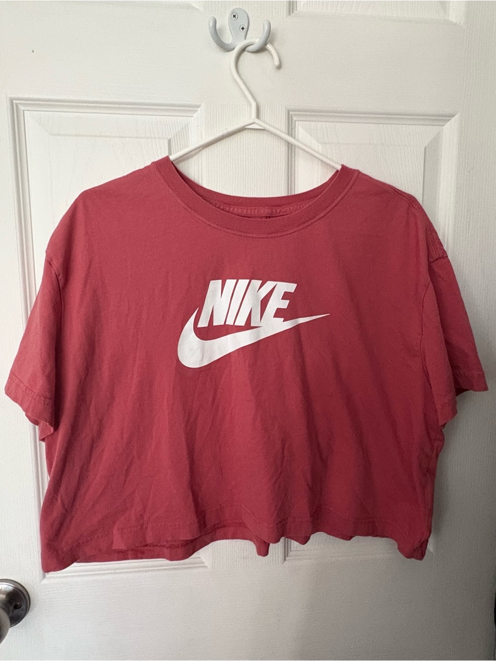 Nike Rose-Pink XL Cropped Crew Tee with White Swoosh Graphic